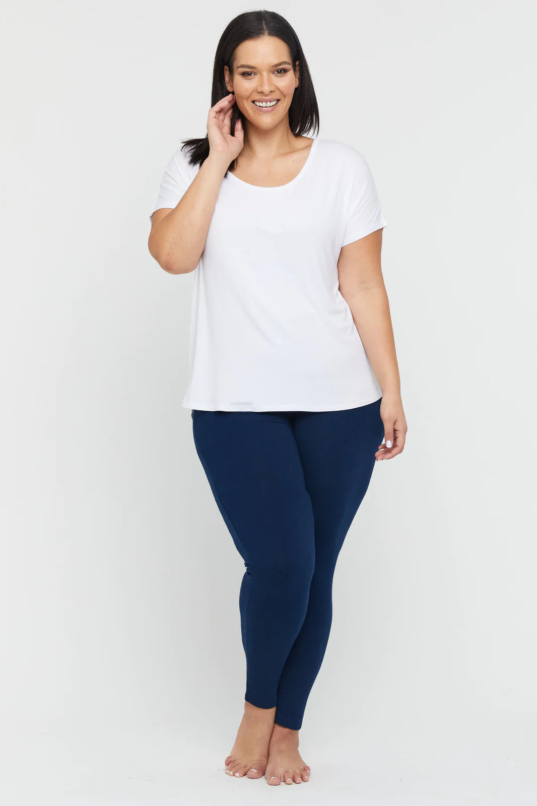 "Stylish navy bamboo women's leggings: Luxurious comfort meets sustainability in everyday attire."