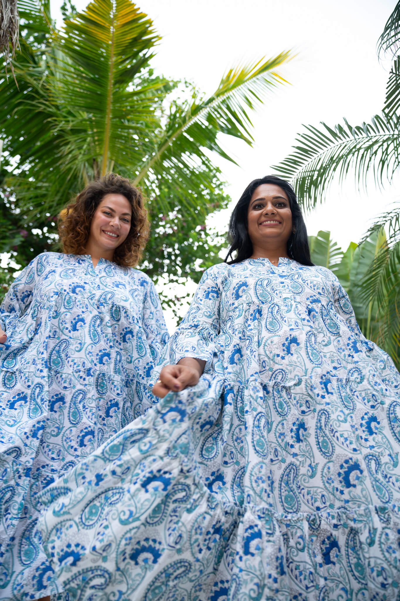Experience pure comfort and style in our blue cotton midi dress. Limited stock available. Buy now!