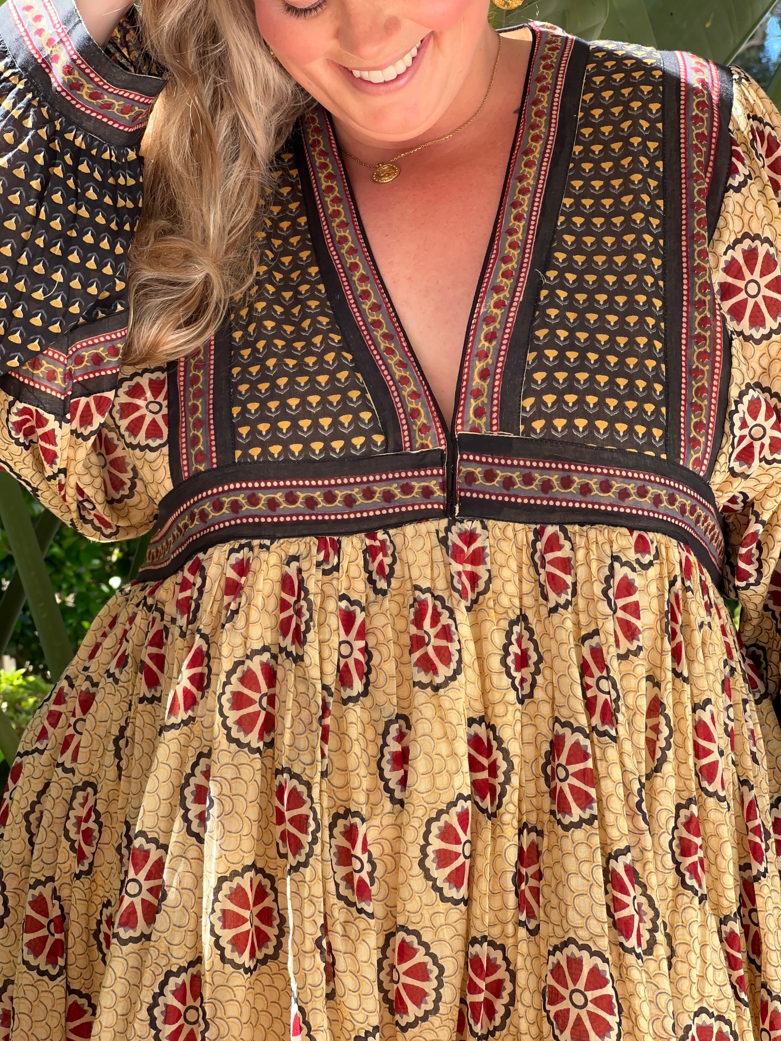 This cream cotton midi dress with long sleeves is perfect for all-day comfort. Sustainable fashion, made with love!