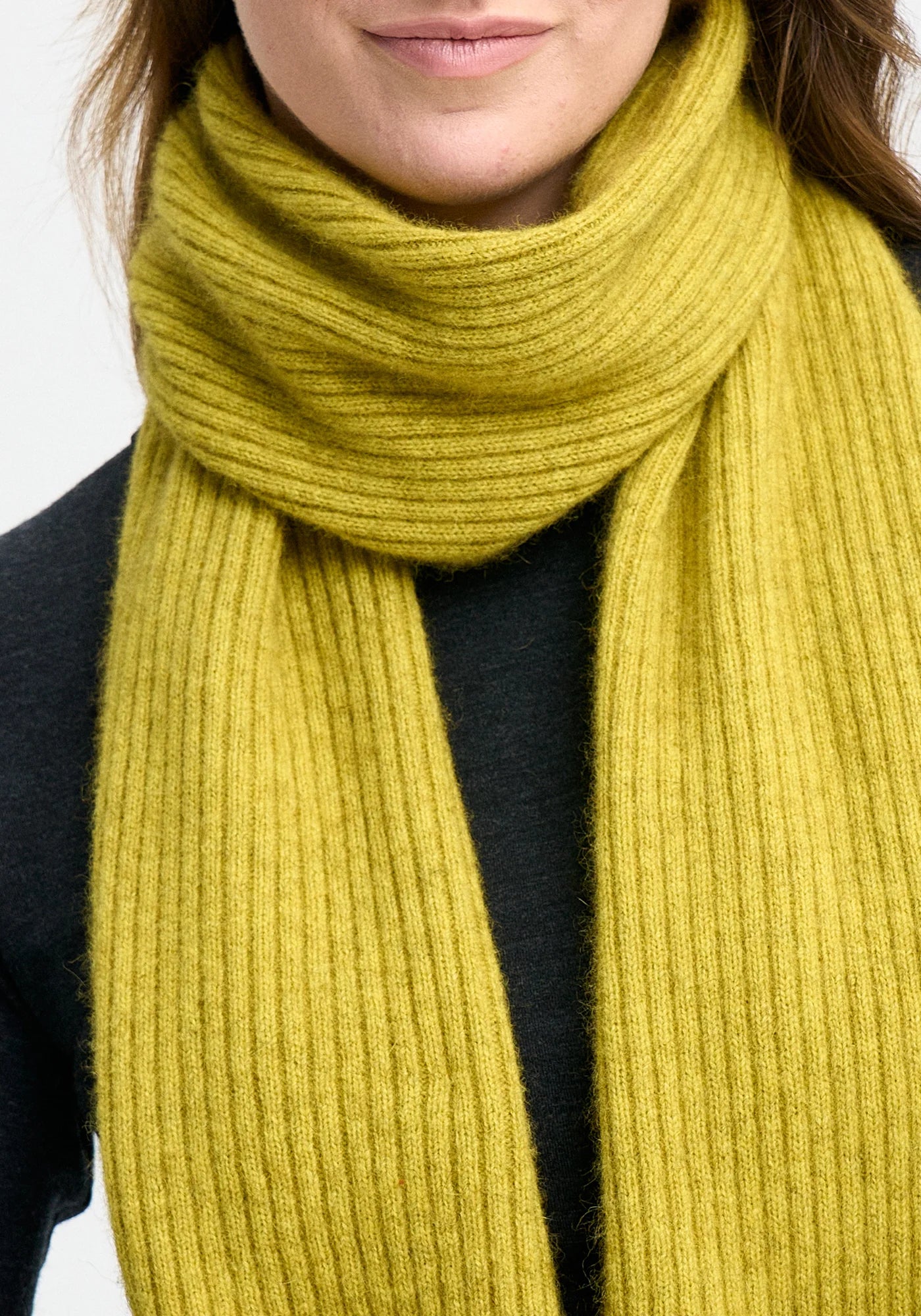 Add a pop of color with our mustard-rust scarf – perfect for any season. Soft, stylish, and versatile!