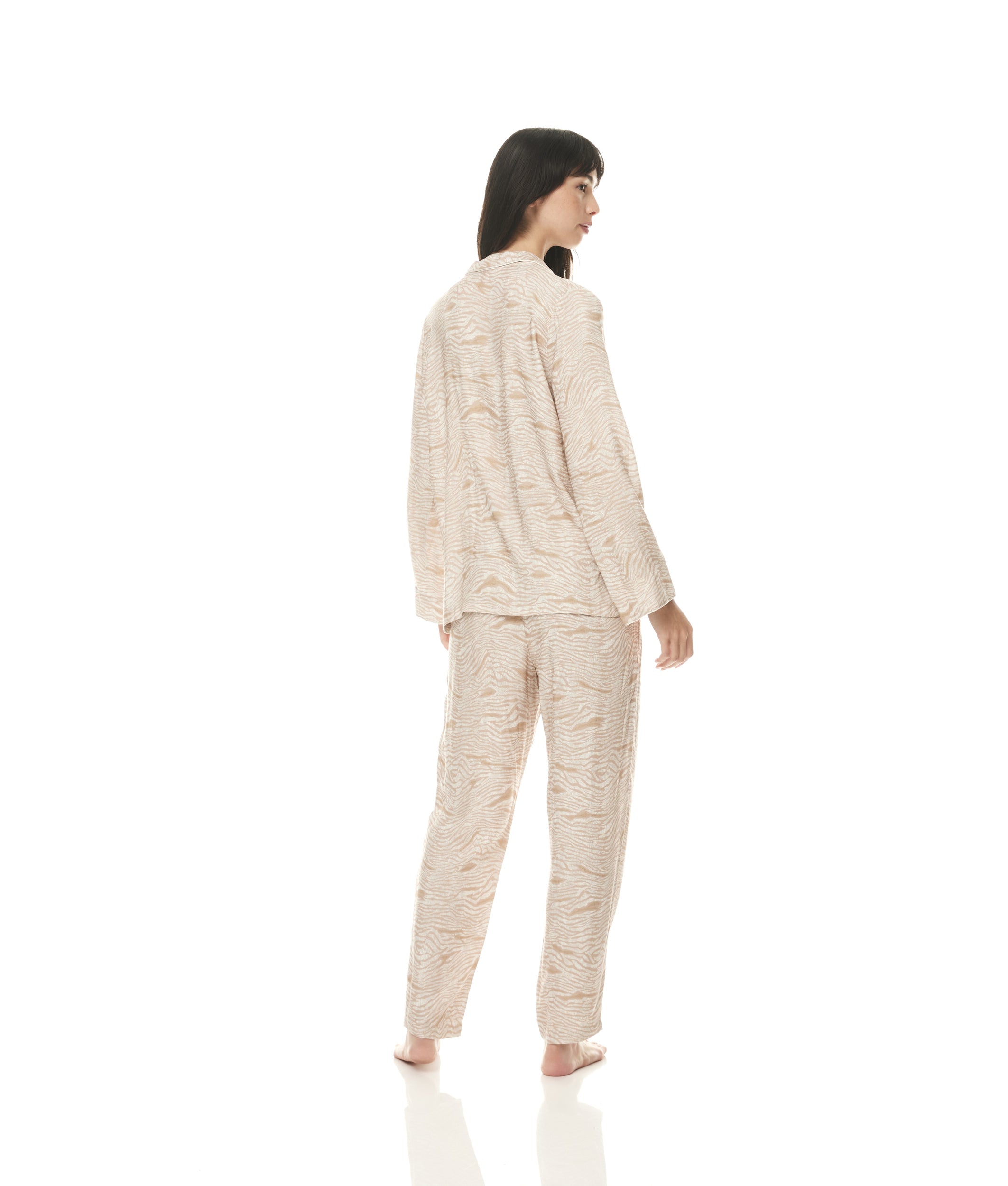 Sleep cool and comfy with bamboo pajamas in chic prints. Hypoallergenic and breathable, perfect for sensitive skin. Shop your favorite style today!