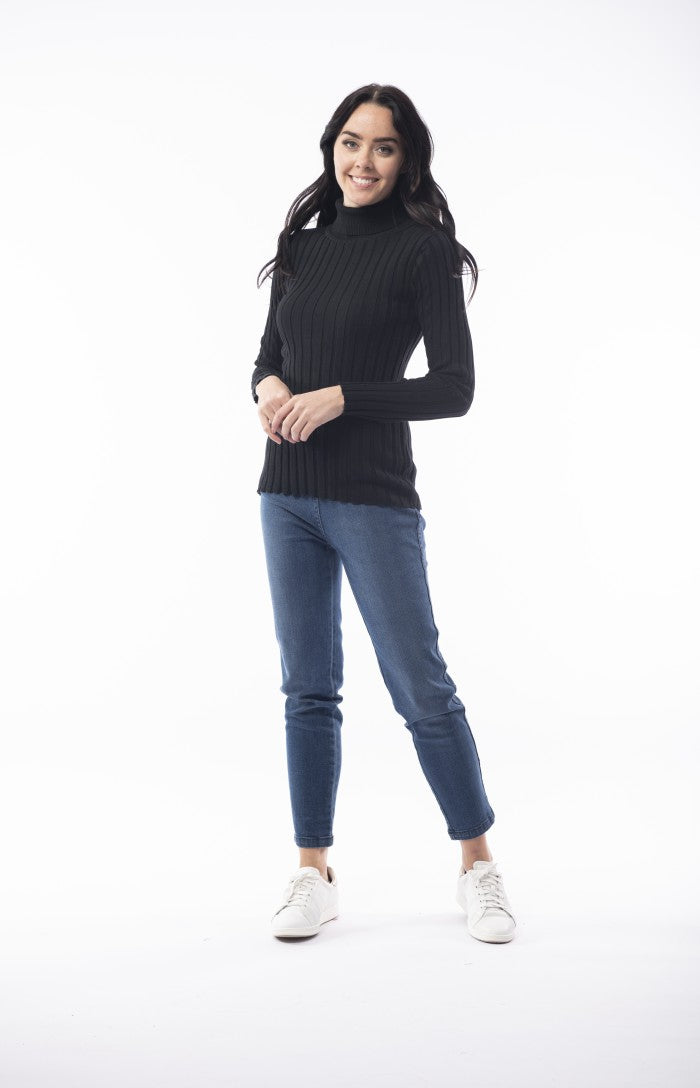 Experience unmatched comfort with our Cotton-Knit Turtleneck Jumper. Ideal for any occasion, this cozy essential combines warmth with chic fashion.