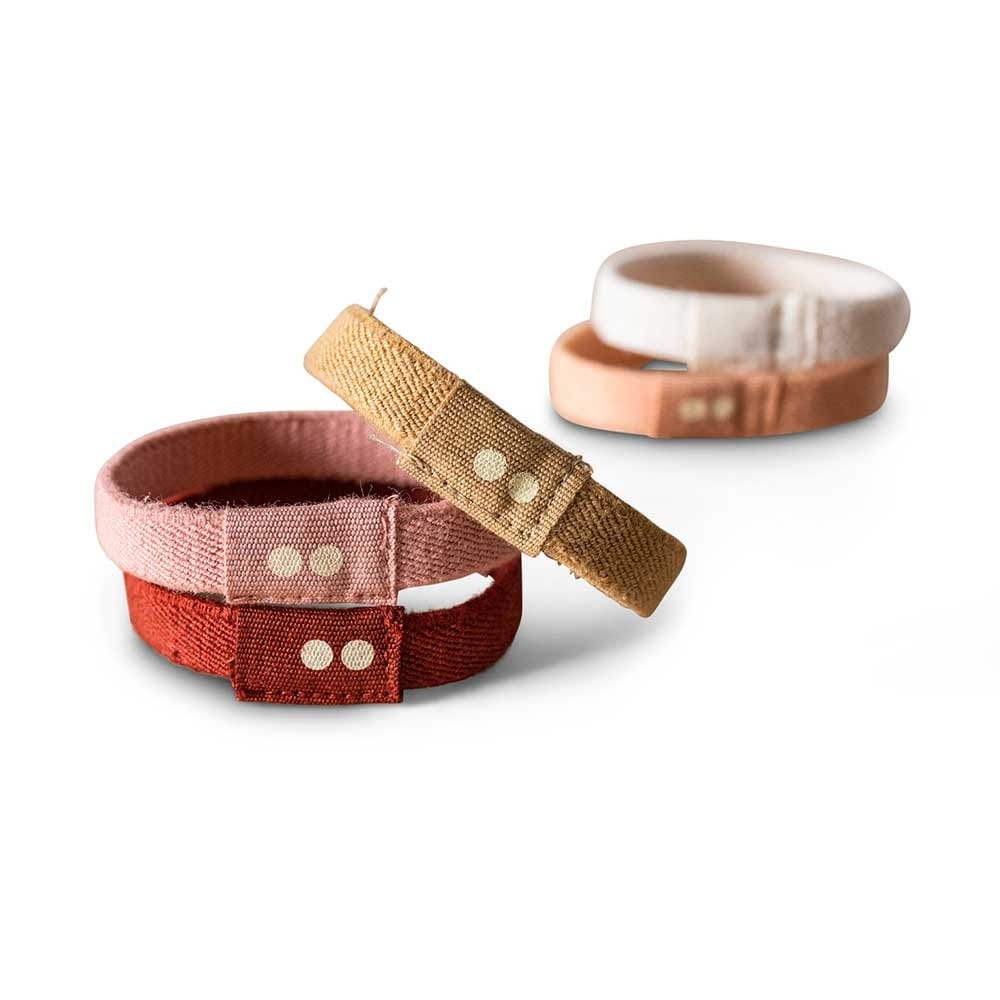 Experience the magic of Kooshoo hair ties - your key to stylish and secure hairdos. Say hello to hassle-free hair days!