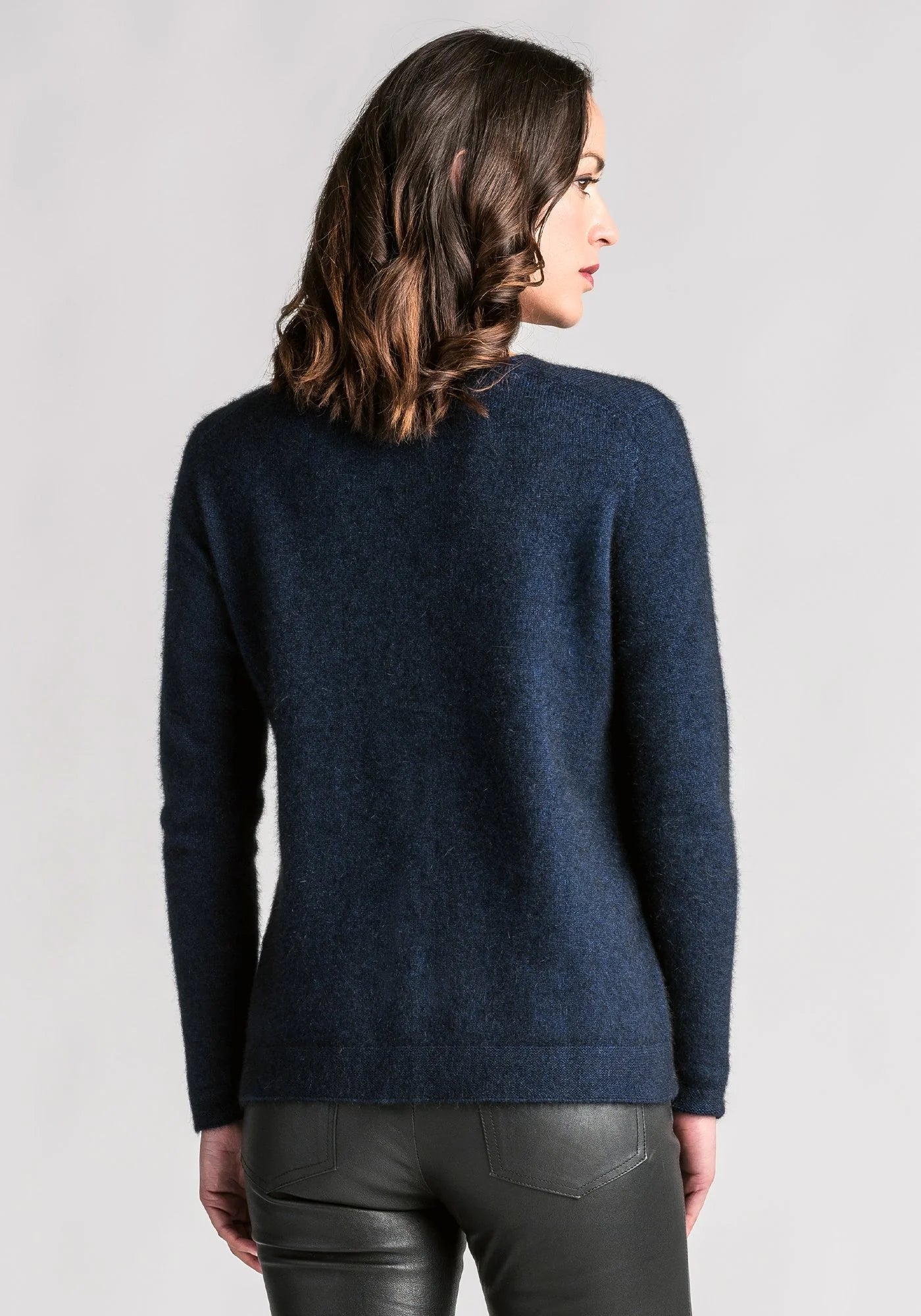 Elevate your wardrobe with our navy merino wool jumper. Luxurious comfort for any occasion!