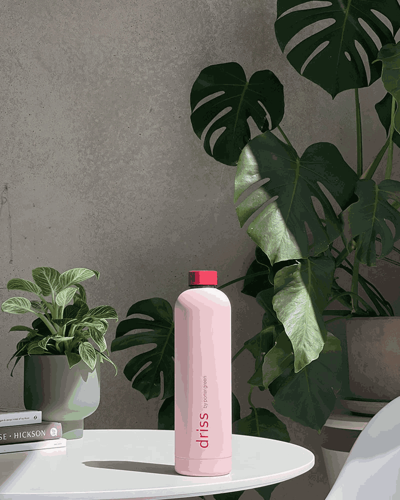 Discover the ultimate hydration companion: 1L Insulated Pink Water Bottle. Keeps beverages cold for 24hrs, hot for 12hrs. Durable, stylish, and eco-friendly!