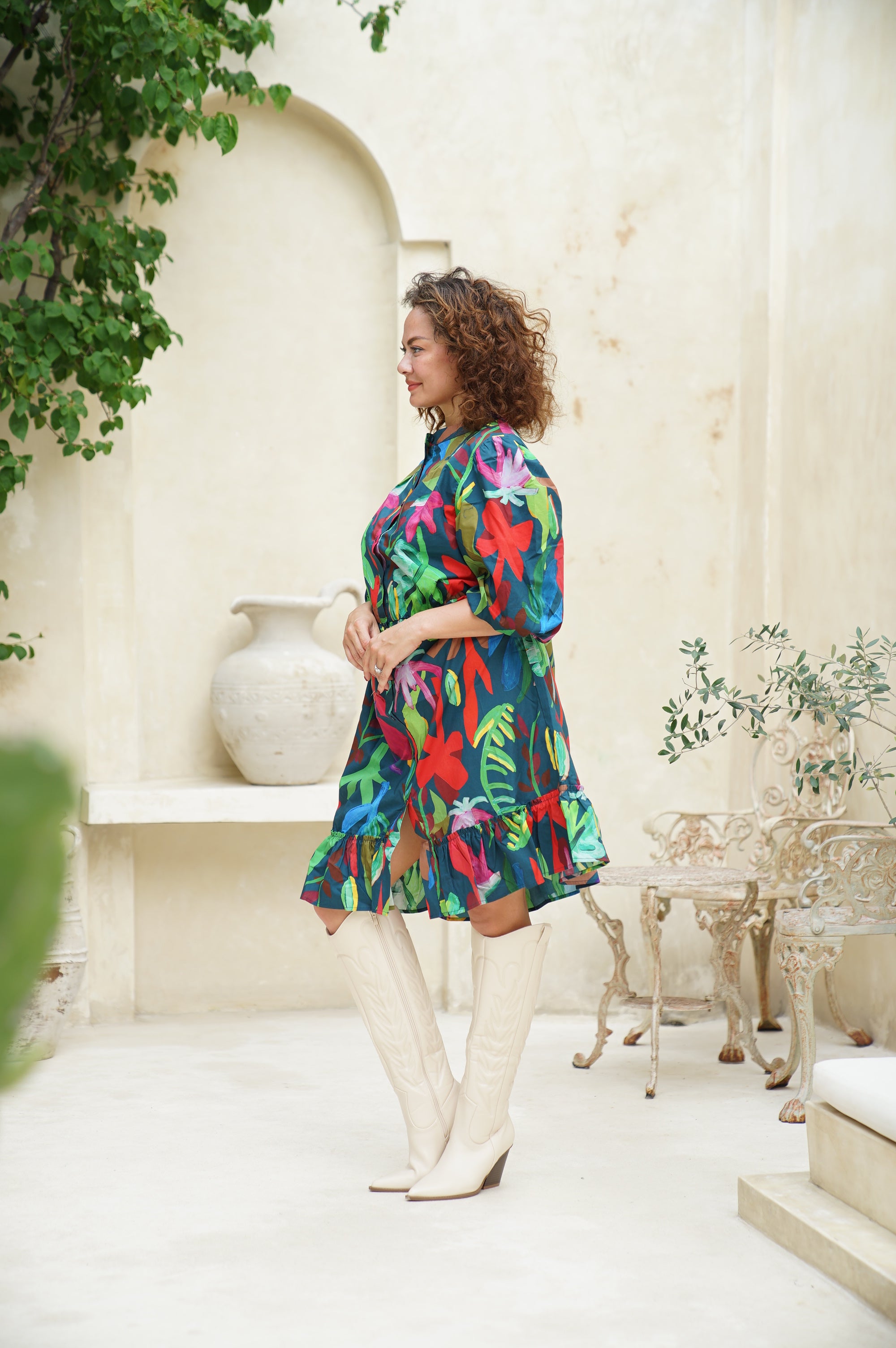Discover the essence of summer with the Tropical Bloom Midi Dress. Chic, vibrant, and versatile. Don’t miss out – shop now for your perfect fit!