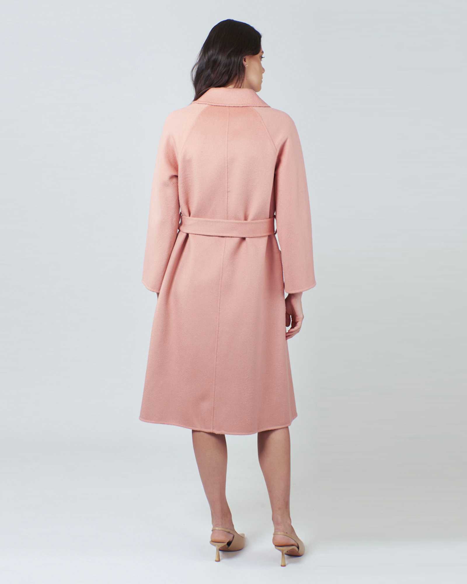 Make a statement with our Pink Blush Luxe Wool Coat. Superior quality, unmatched style.