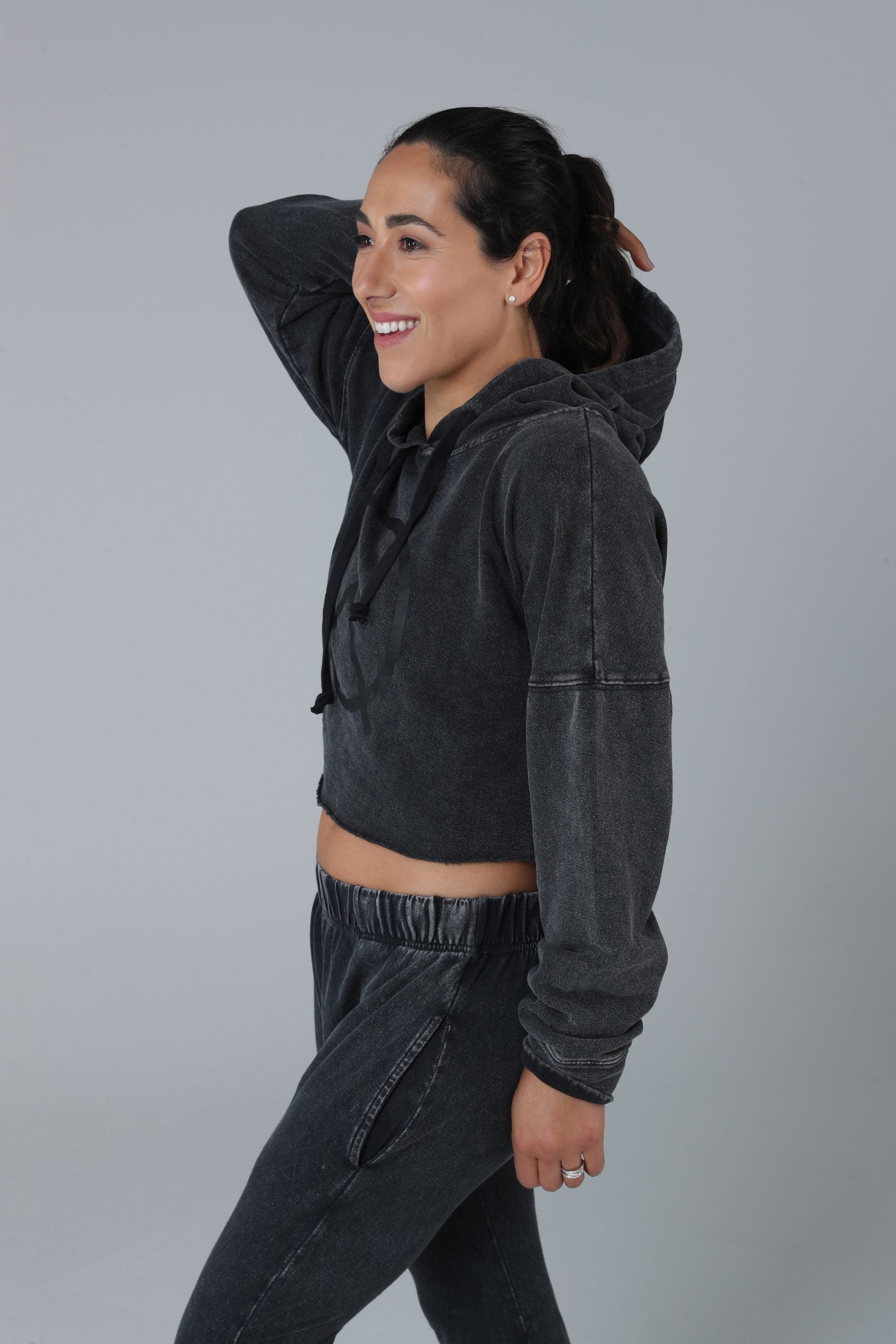 Stay cozy in style with our cropped hemp hoodie. Sustainable, chic, and irresistibly comfortable. Shop now!