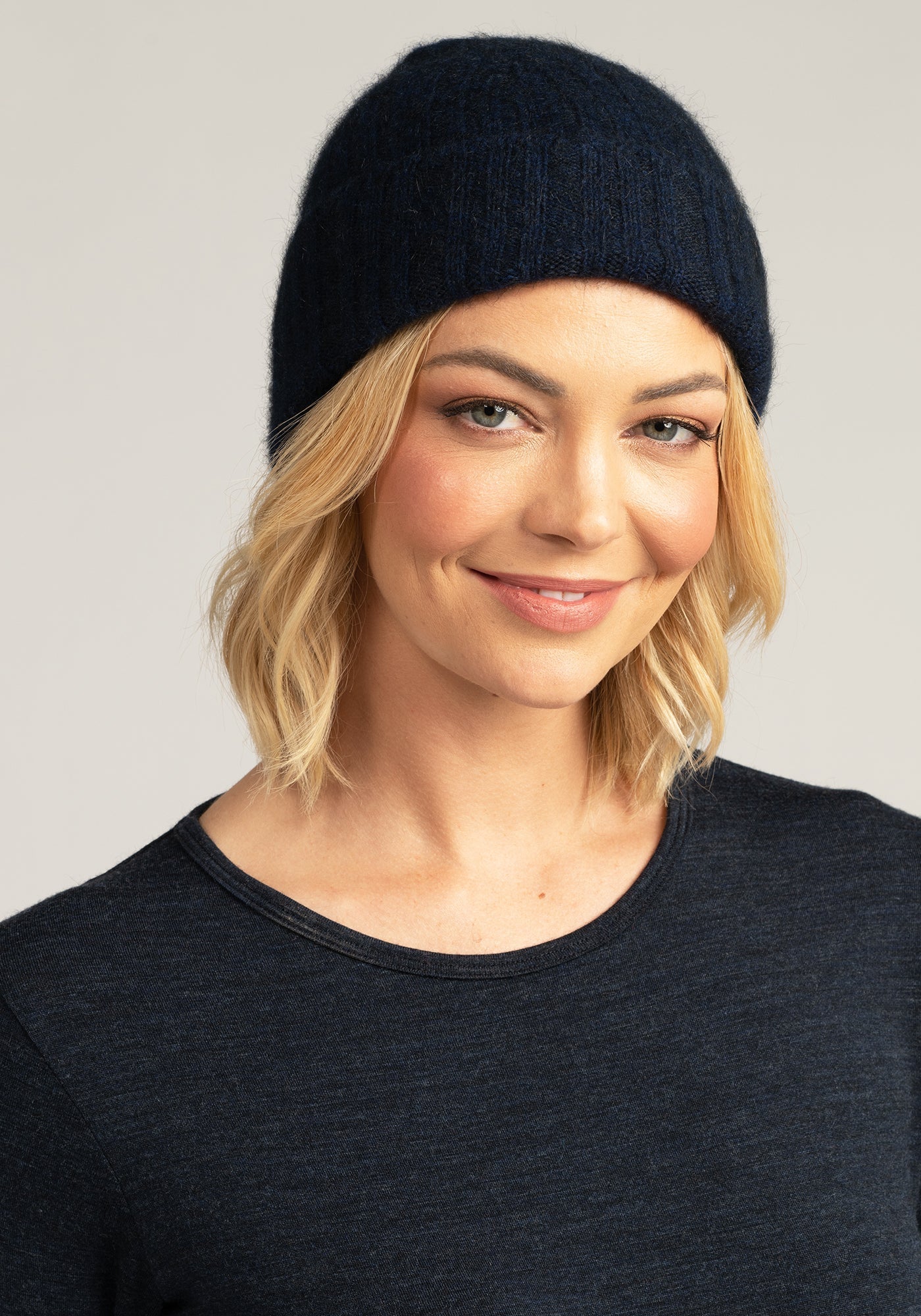 Top off your outfit with our merino wool ribbed beanie. Warmth and fashion in every stitch!