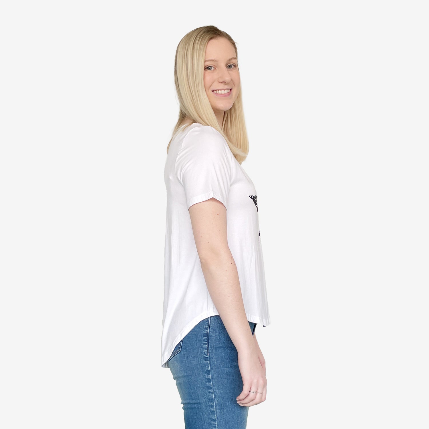 Upgrade your wardrobe sustainably with our white bamboo t-shirt, adorned with a stylish star print. Get yours today!
